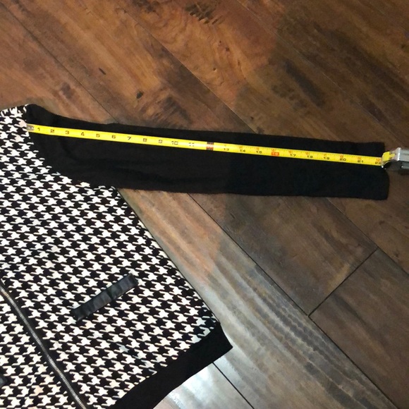 🖤🤍 Black & White Jacket 🖤🤍 - Picture 6 of 8